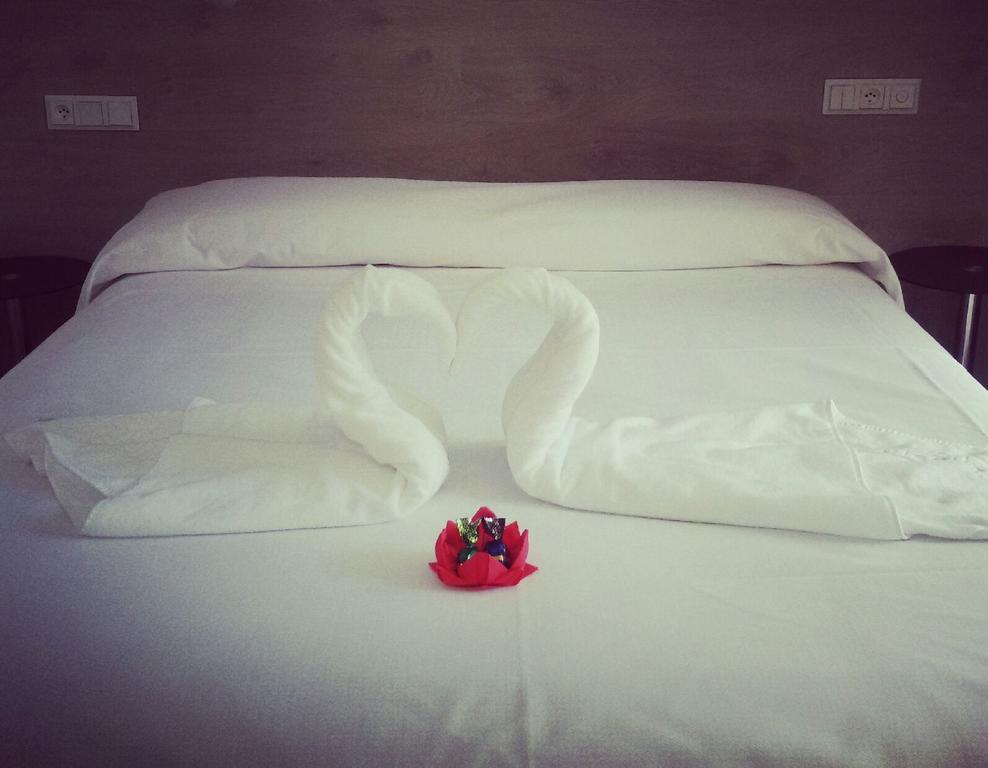 Hotel Delicias (Adults Only) Zaragoza Dış mekan fotoğraf