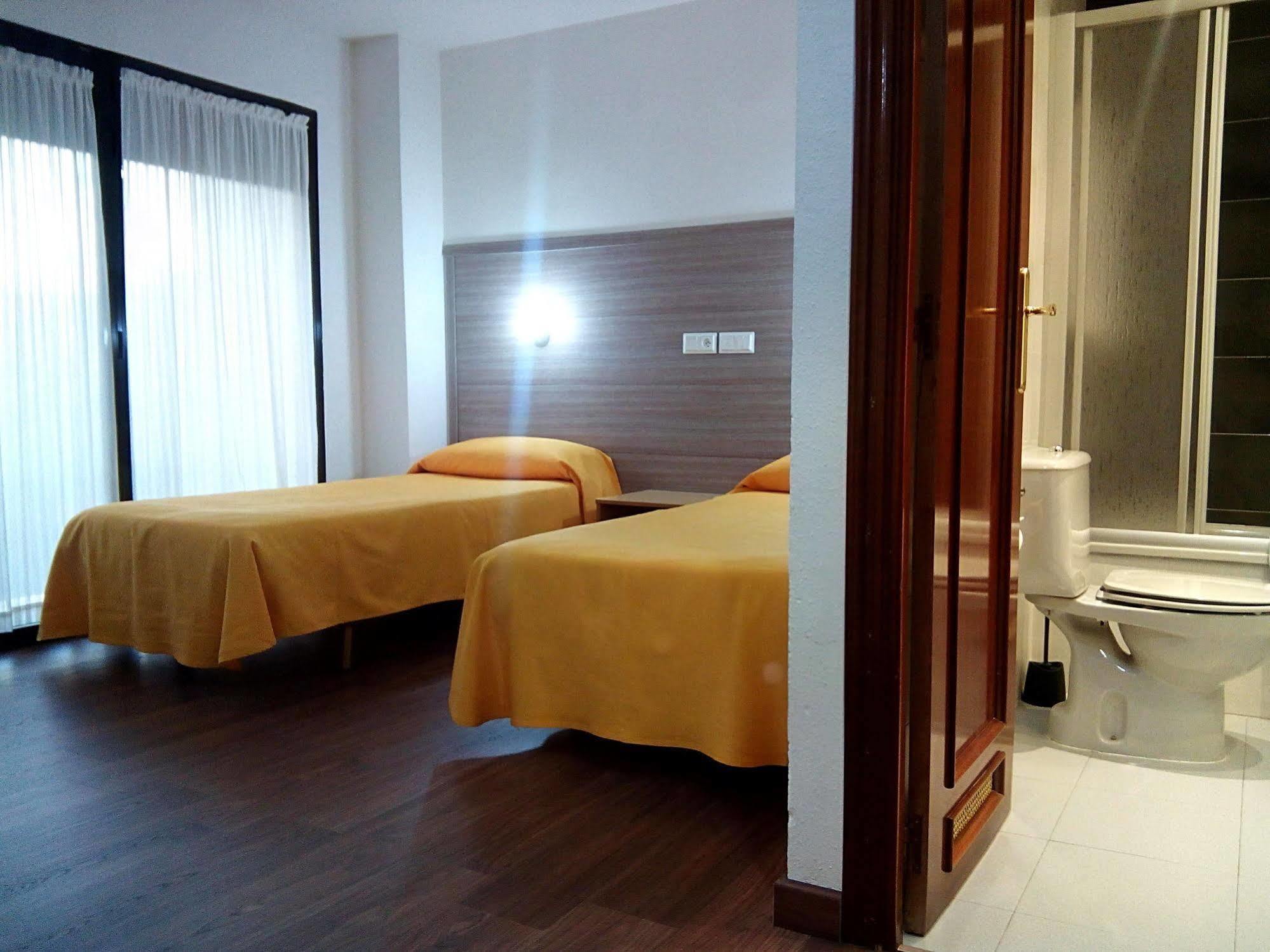 Hotel Delicias (Adults Only) Zaragoza Dış mekan fotoğraf