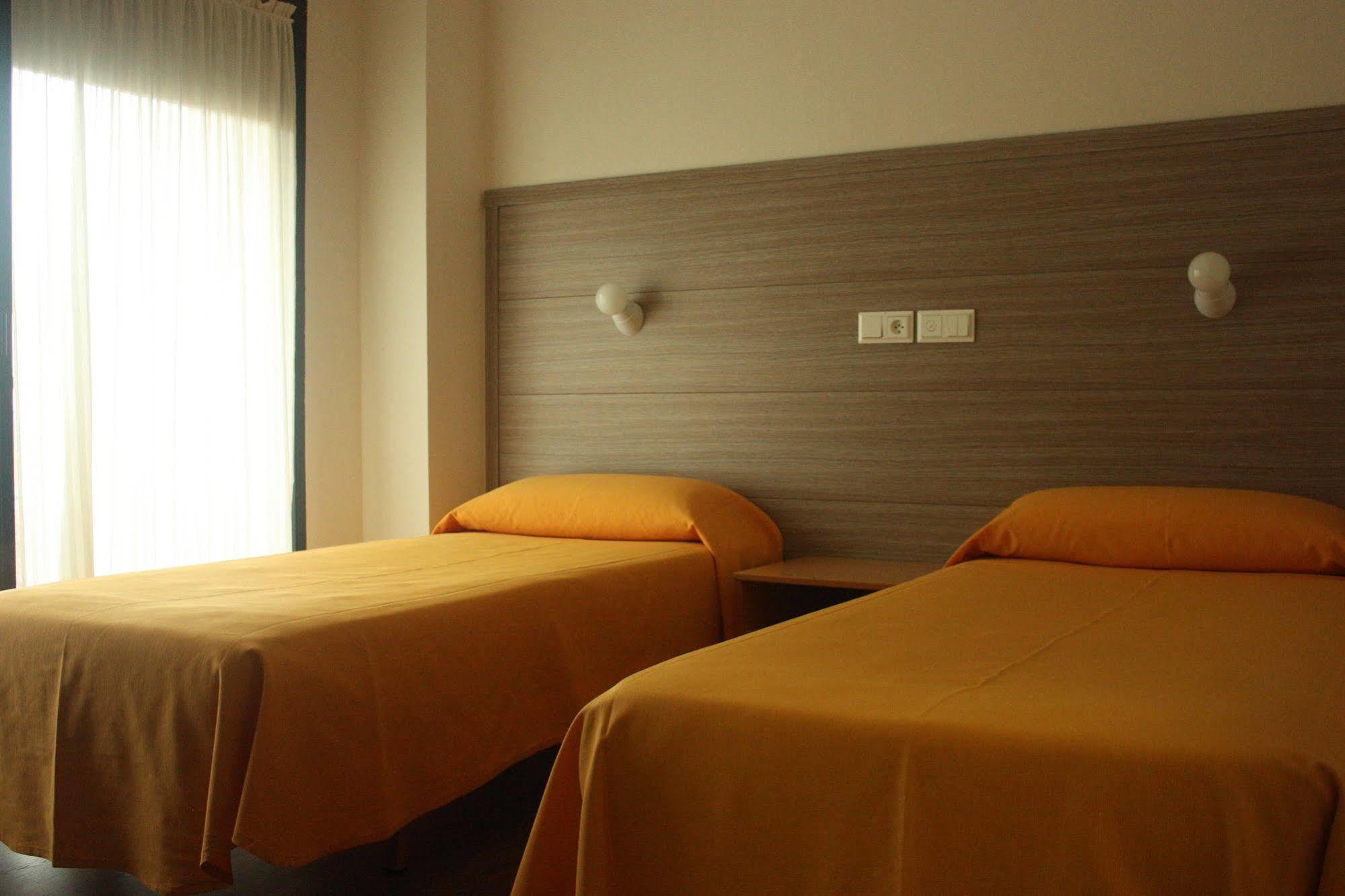 Hotel Delicias (Adults Only) Zaragoza Dış mekan fotoğraf