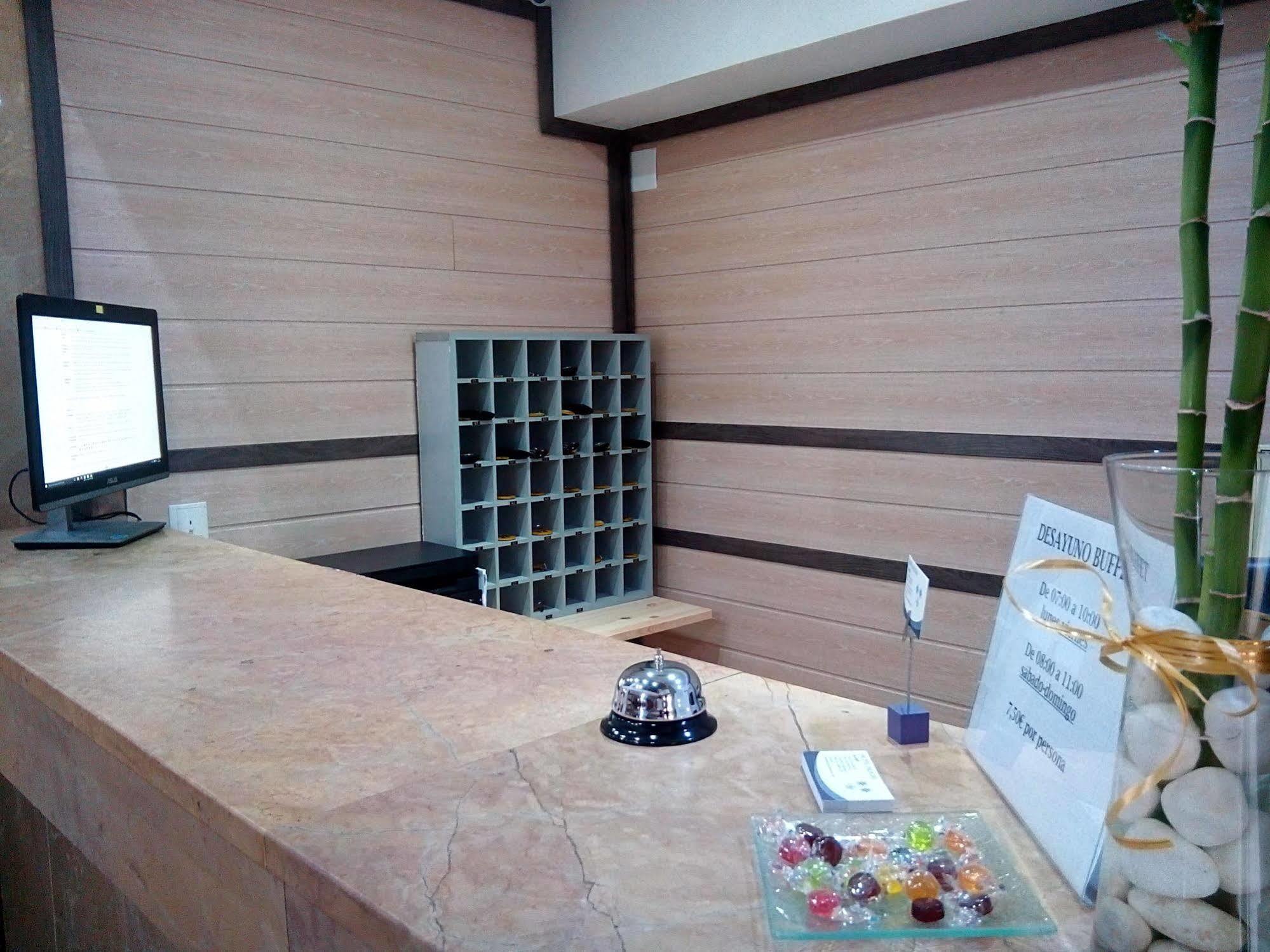 Hotel Delicias (Adults Only) Zaragoza Dış mekan fotoğraf