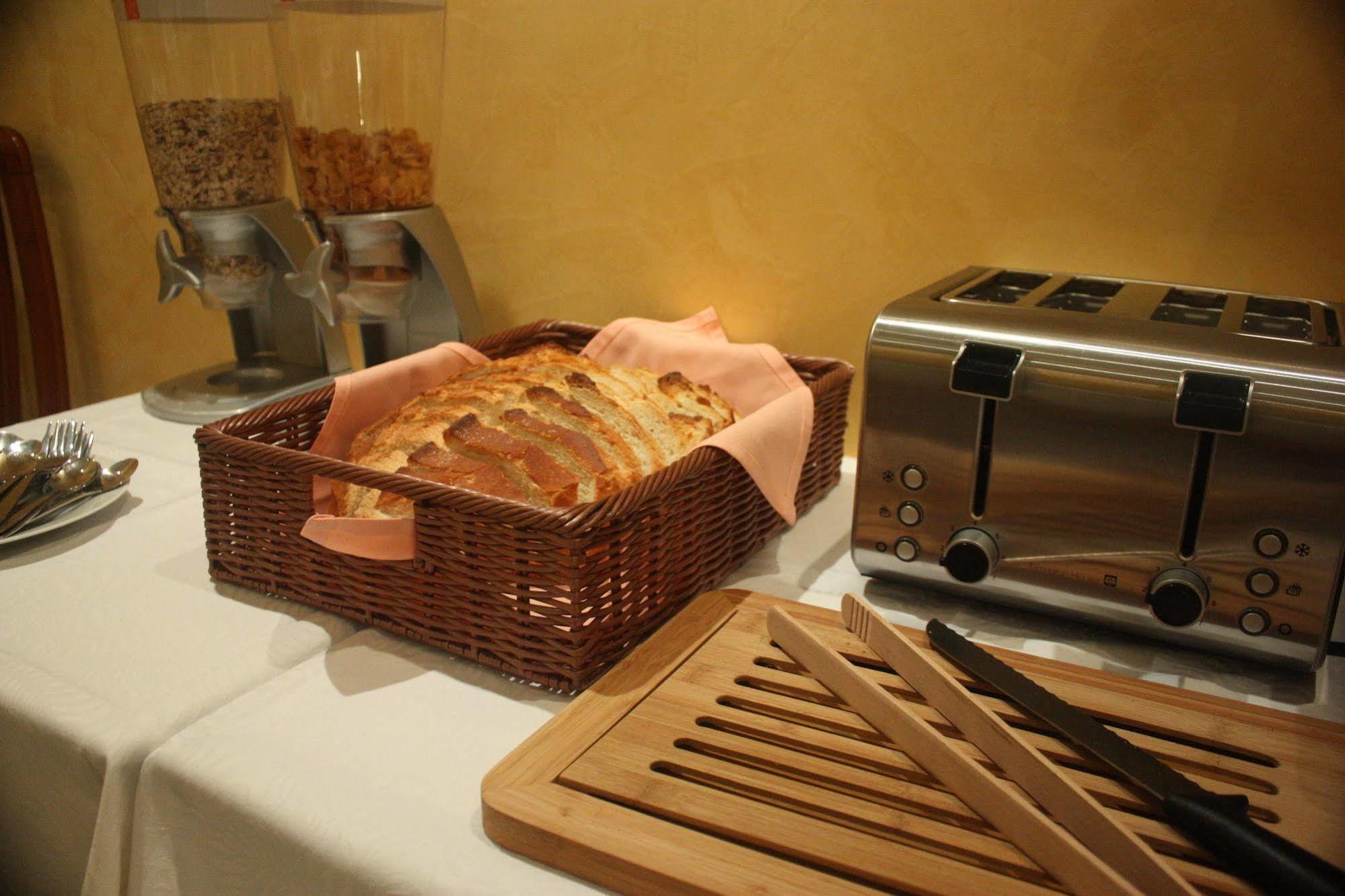 Hotel Delicias (Adults Only) Zaragoza Dış mekan fotoğraf